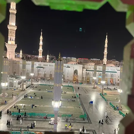 جناح خاص مطل على الحرم النبوي الشريف Medina Exterior photo